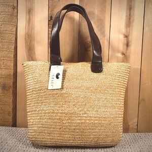 Vincelli woven straw tote bag – brand new with tags. Classic natural straw desig